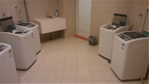 laundry room 洗衣房